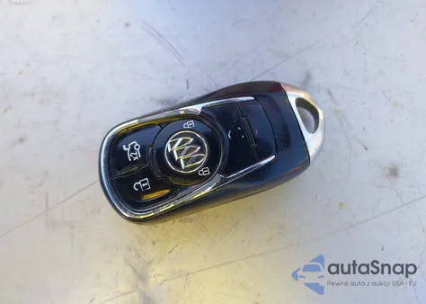 2017 Buick Lacrosse Essence из США, поврежденный, VIN 1G4ZP5SS3HU135701